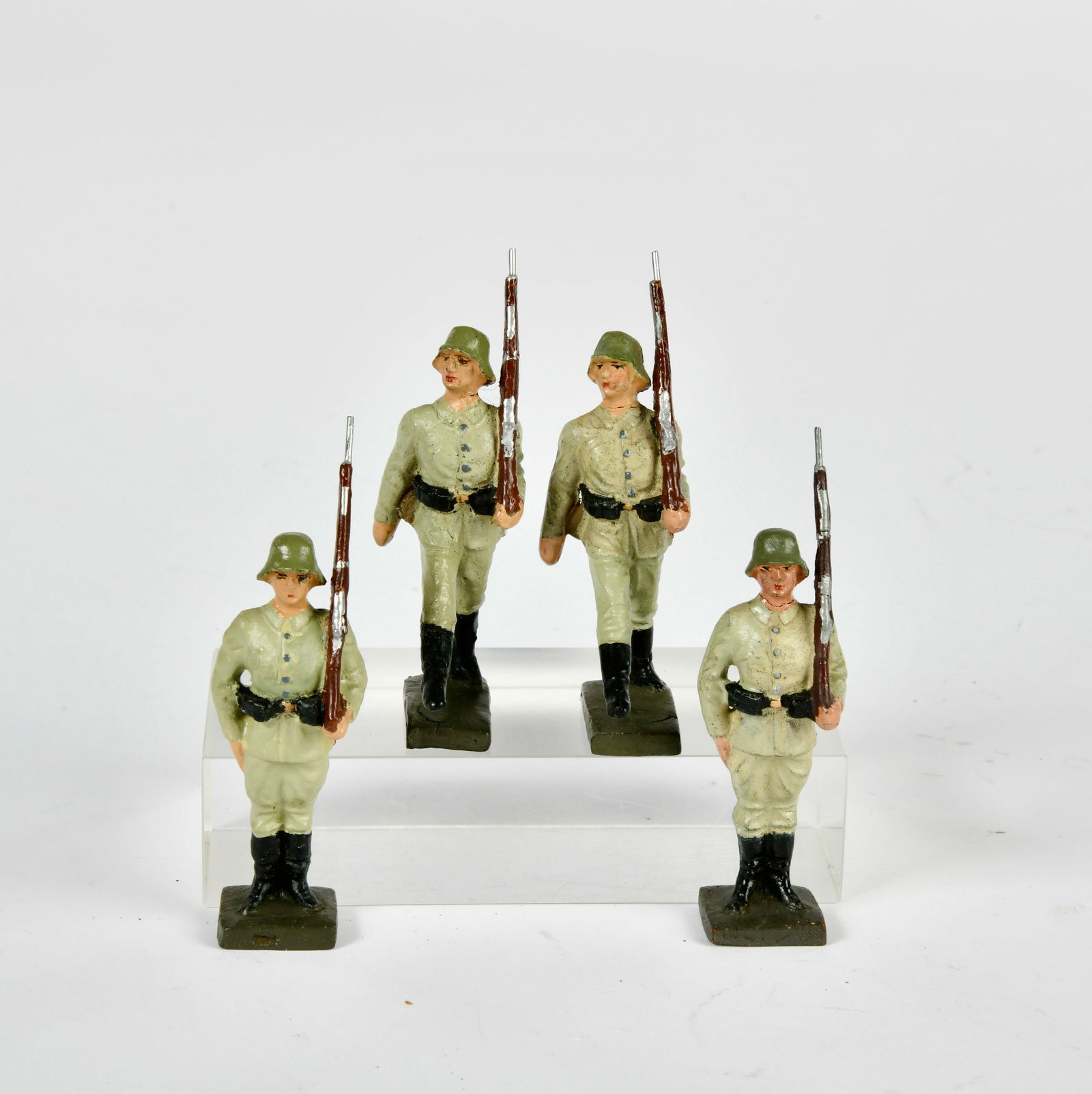 Lineol, 4 Wachsoldaten: Lineol, 4 Wachsoldaten, Germany VK, 7 cm, Masse, LM, teilw. ausgebessert, Z 2