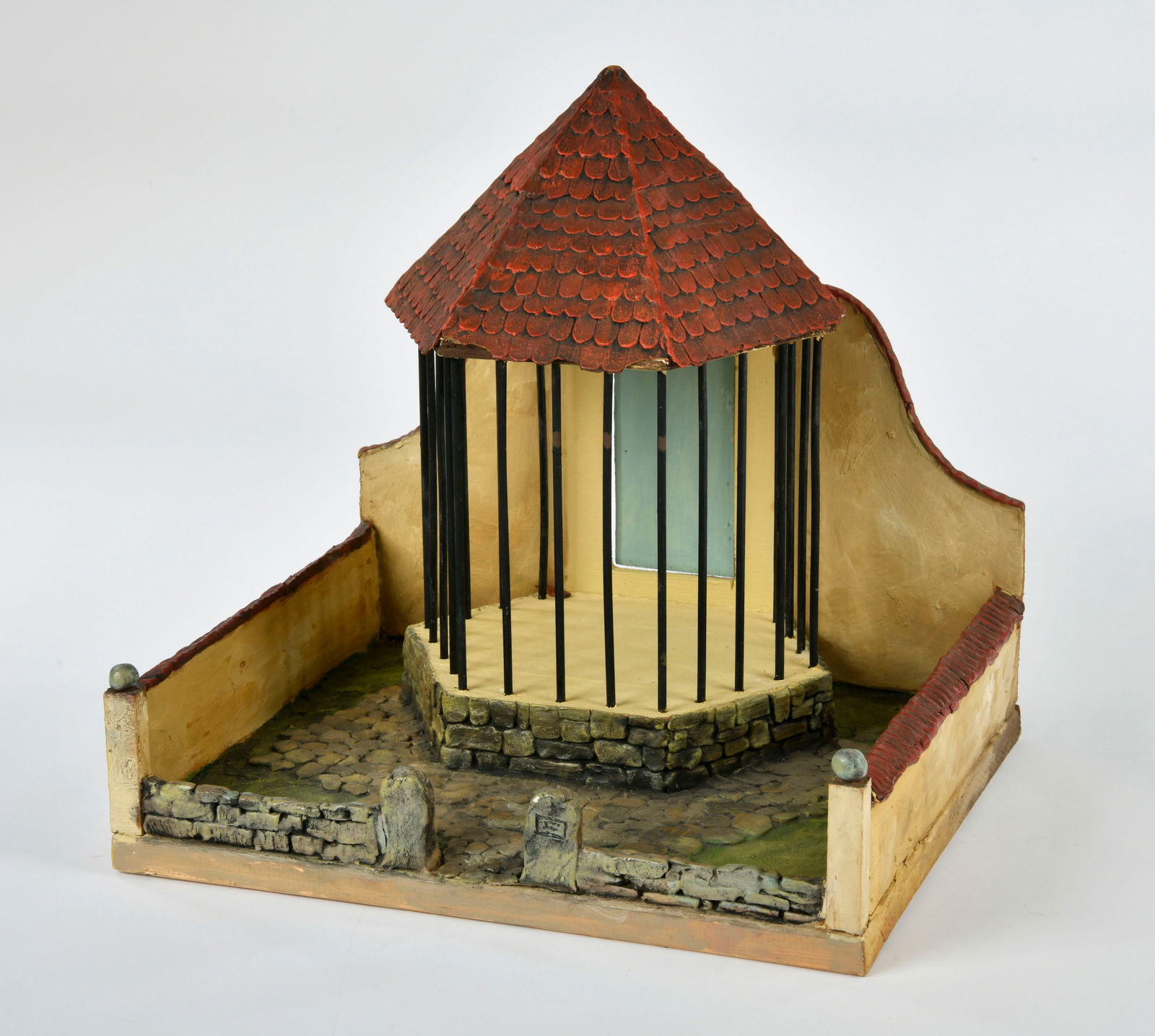 Hausser, Elastolin, Tierkafig Zoo: Hausser, Elastolin, Tierkafig Zoo, Germany VK, 35x36x36 cm, farblich uberarbeitet, Dachspitze lose