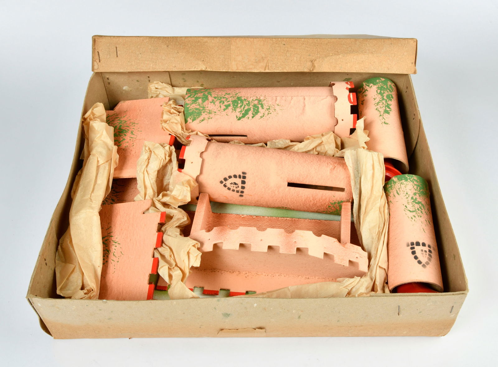 Burg: Burg, W.-Germany, Pappe auf Kst, 48 cm, Okt, sehr guter Zustand