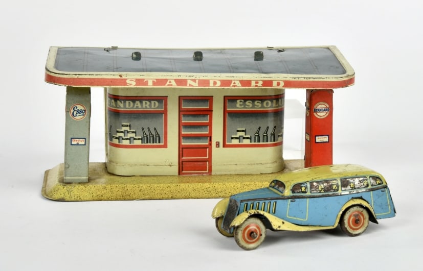 Tippco, Esso Standard Tankstellle fur Reichsautobahn mit Bus (1 of 1)