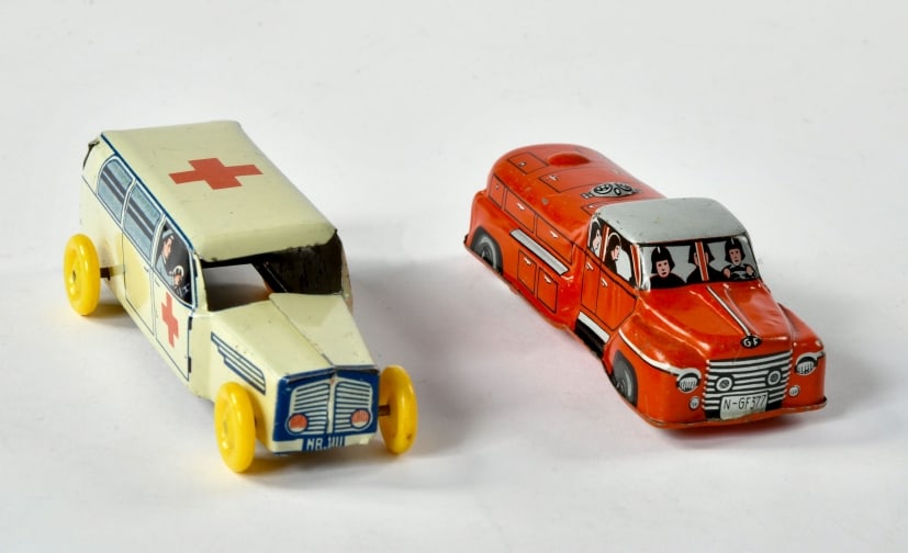Fischer, 392 Ambulanz & 377 Tankwagen (1 of 1)