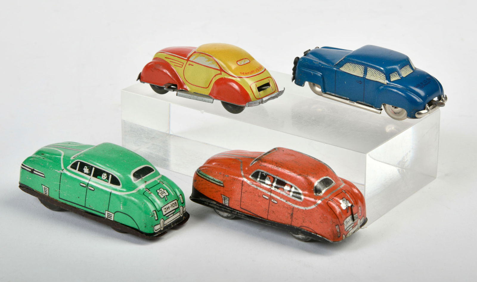 4 Autos mit Uhrwerk (1 of 1)