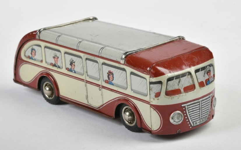 Arnold, Bus 830 (1 of 1)