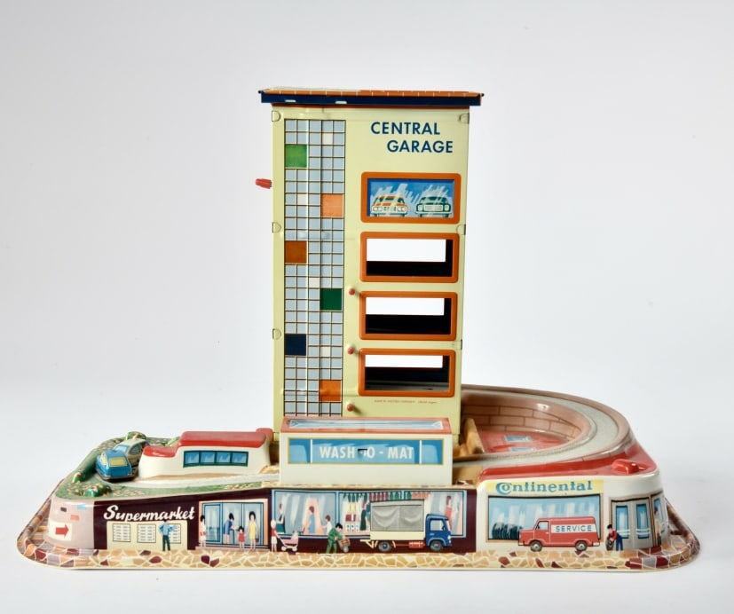 Technofix, Central Garage 321: Technofix, Central Garage 321, W.-Germany, 44 cm, Blech, min. LM, mit 5 Fahrzeugen, Z 1-2