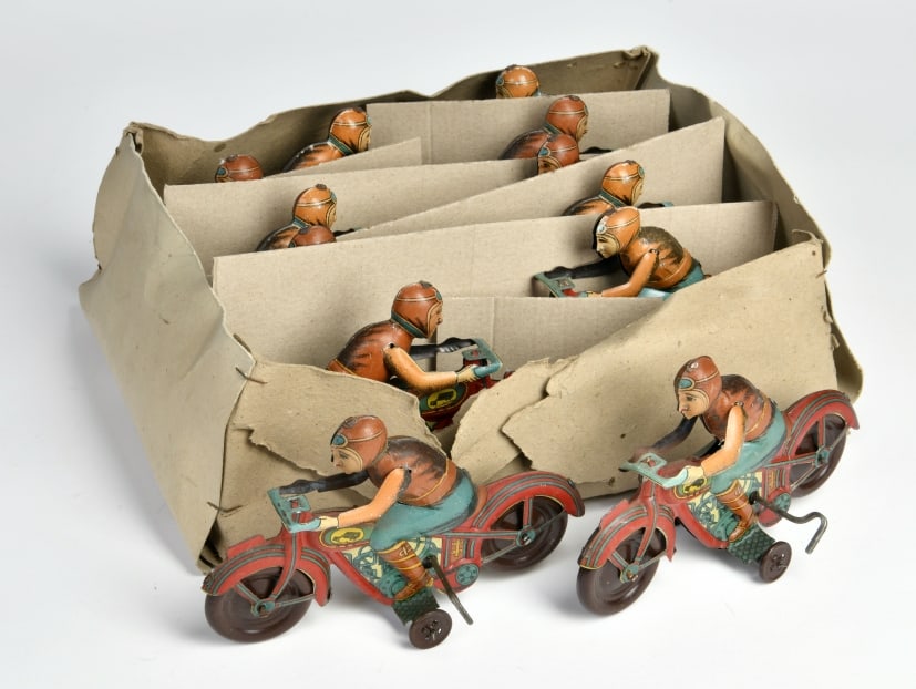 R.S.A. Handlerbox mit 12 Motorradern: R.S.A. Handlerbox mit 12 Motorradern, Spain, Lagerfund, je 16cm, Blech, teilw. min. Lagersspuren