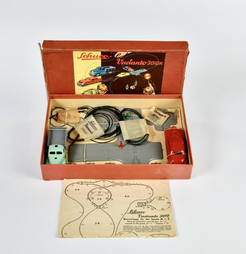 Schuco, Varianto Kasten 3010K mit 2 Autos (1 of 1)