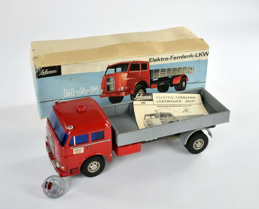 Schuco, MAN Elektro Fernlenk LKW 5306: Schuco, MAN Elektro Fernlenk LKW 5306, W.-Germany, 33,5 cm, Blech, Funktion nicht gepruft, Okt Z 2, Z 1-2