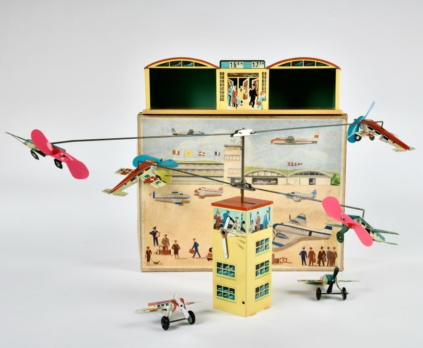 Hoch & Bechmann, Flughafen: Hoch & Bechmann, Flughafen, W.-Germany, 27 cm, Blech, UW ok, Okt, Z 1-