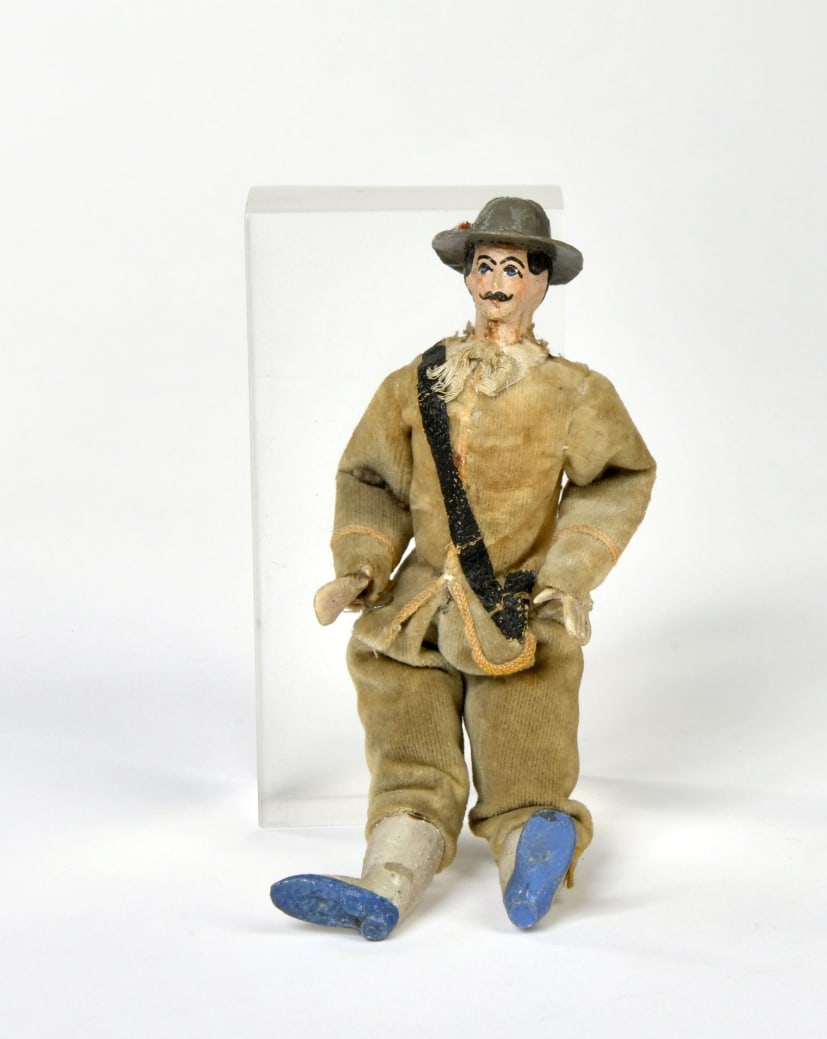 Pfeiffer, Figur (1 of 2)