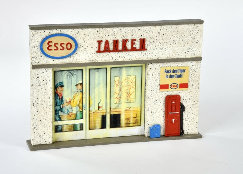 Schaufenster Display Esso Station: Schaufenster Display Esso Station, 33x24x5cm, Holz