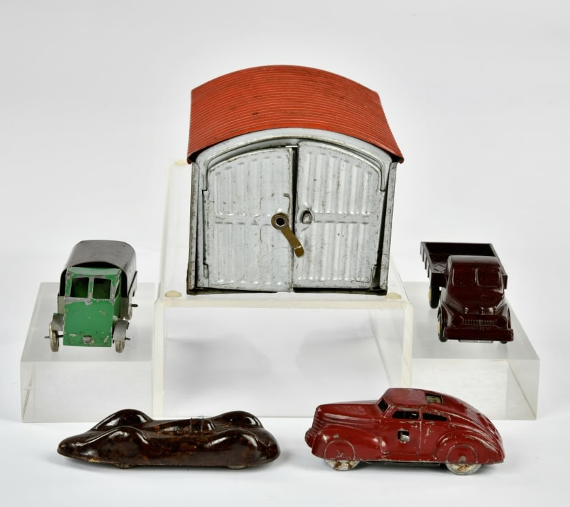 Igra, JNF u.a., 4 Fahrzeuge und Garage (1 of 1)