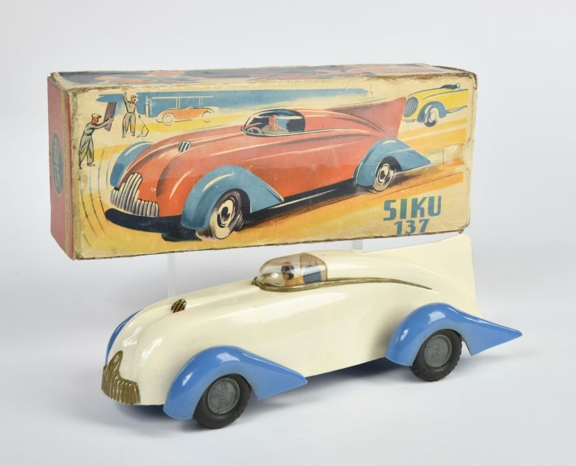Siku, Rennwagen No 137: Siku, Rennwagen No 137, W.-Germany, 25 cm, Kst, Friktion ok, min. LM, Okt restauriert, Z 2+