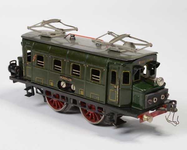 Maerklin: English: Maerklin, Loco RS 66, Germany prewar, gauge 0, drive not checked, wheels damaged by zinc pest, pantograph deformed, otherwise good condition Deutsch: Märklin, Lok RS 66, Germany VK, Spur 0, 