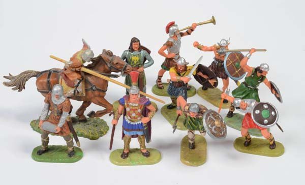 Elastolin: English: Elastolin, Norman Horseman + 9 Vikings/romans etc., W.-Germany, plastic, condition 1-/2+ Deutsch: Elastolin, Normannenreiter + 9 Wikinger/Römer etc, W.-Germany, 7 cm, Kunststoff, Z 1-/2+, (3
