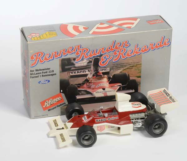 Schuco: English: Schuco, McLaren Ford racing car, Germany, mixed material, plastic, windup ok, original box condition 1-2, condition 1 Deutsch: Schuco, McLaren Ford Rennwagen, Germany, 23 cm, Gemischtbauweise