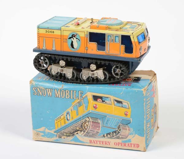 Modern Toys: English: Modern Toys, Snow Mobile, Japan, tin, battery drive ok, original box condition 3+, condition 1 Deutsch: Modern Toys, Snow Mobile, Japan, Blech, 20 cm, Batterieantrieb ok, Okt Z 3+, Z 1, (1931