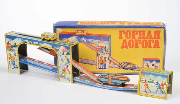 Ski Lift Course: English: Ski Lift Course, USSR, tin, windup ok, original box condition 1- condition 1- Deutsch: Skilift Bahn, UDSSR, 58 cm, Blech, Uhrwerk ok, Okt Z 1-, Z 1-, (951)