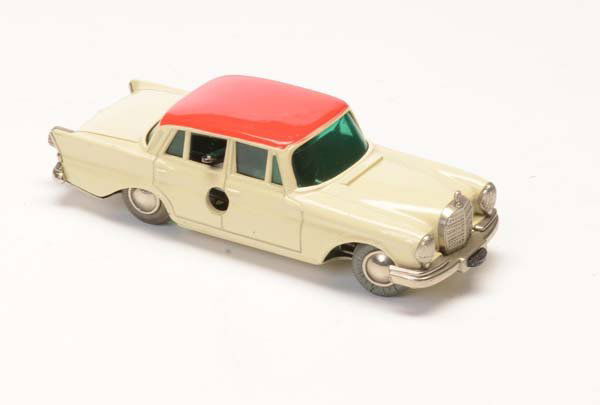 Schuco: English: Schuco, Micro Racer 1038 + Mercedes 220 S, W.-Germany, diecast, windup ok, condition 1-2 Deutsch: Schuco, Micro Racer 1038 + Mercedes 220 S, W.-Germany, 12 cm, Druckguss, Uhrwerk ok, Z 1-2, (