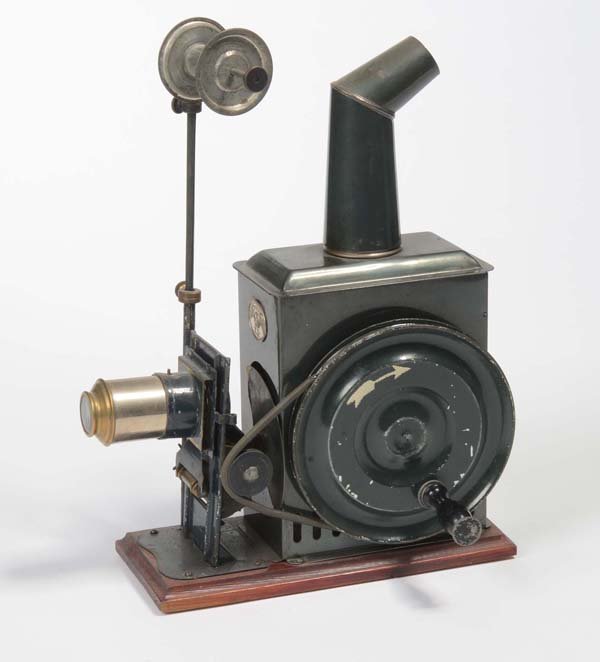 Plank: English: Plank, Cinematograph, Germany, paint damage, burner is missing, otherwise in good condition Deutsch: Plank, Cinematograph, 10x22 cm, Germany, Lackmängel, Brenner fehlt, sonst gut, (452)