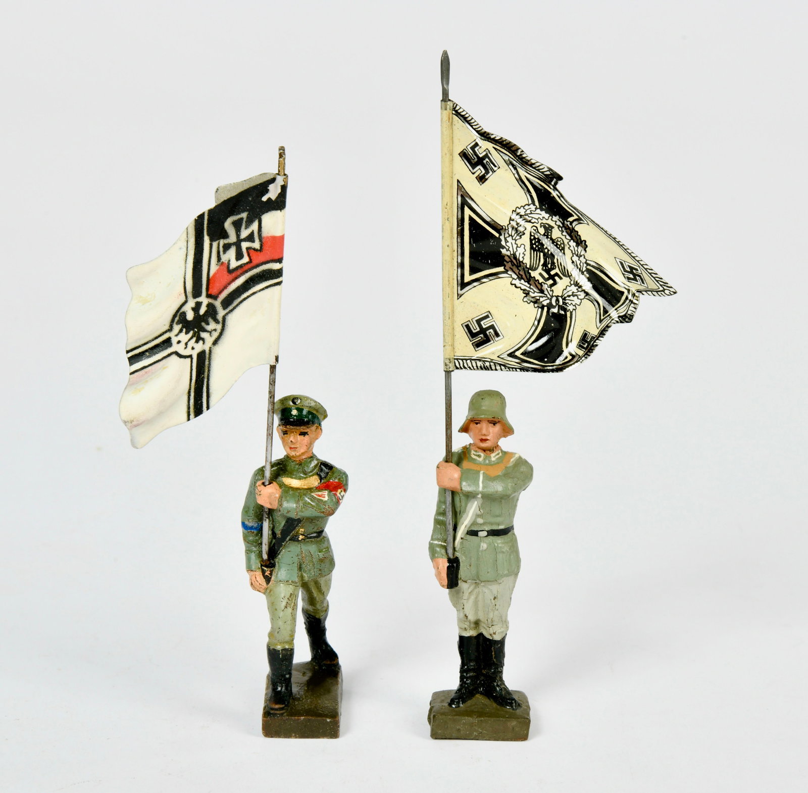 Lineol, 2 Fahnentrager, unter anderem Stahlhelm-Bund: Lineol, 2 flag bearer, Stahlhelm-Bund a.o., Germany pw, 7,5 cm, composite, C 1-