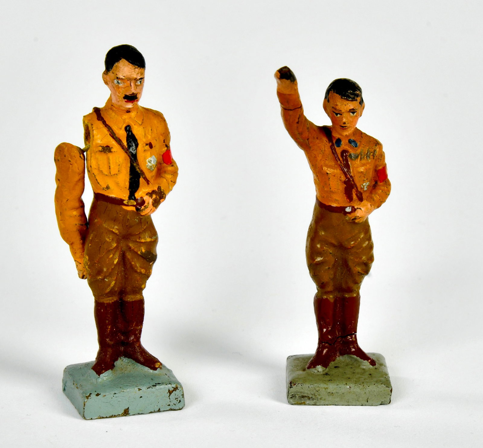 2x Hitler in brauner Uniform (1 of 1)