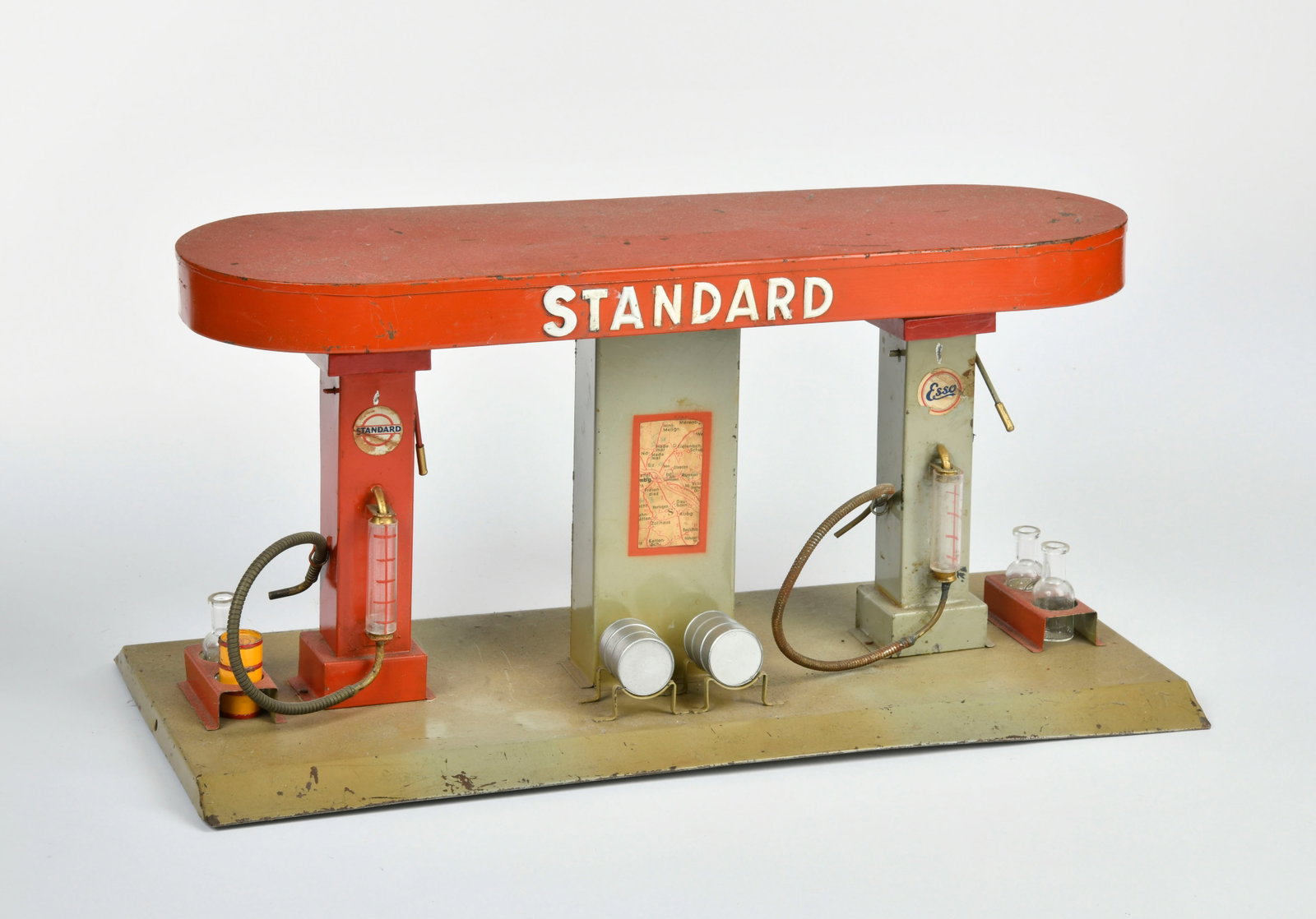 Kibri, Standard Esso Tankstelle: Kibri, Standard Esso Tankstelle, 48x23x24 cm, Germany VK, Blech, LM, Schrift teilw. restauriert, Z 2-