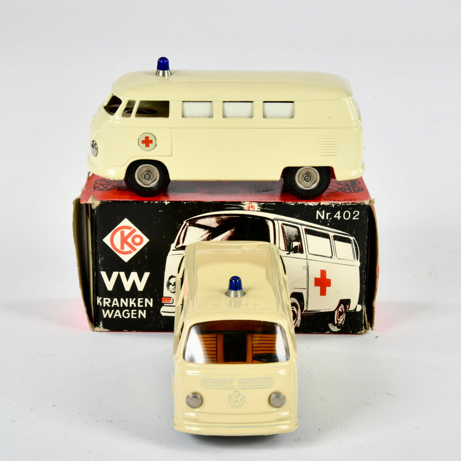 CKO Kellermann, 2x VW Bus Ambulanz 402: CKO Kellermann, 2x VW Bus Ambulanz 402, W.-Germany, Friktion ok, 1x Okt Z 2, Z 1
