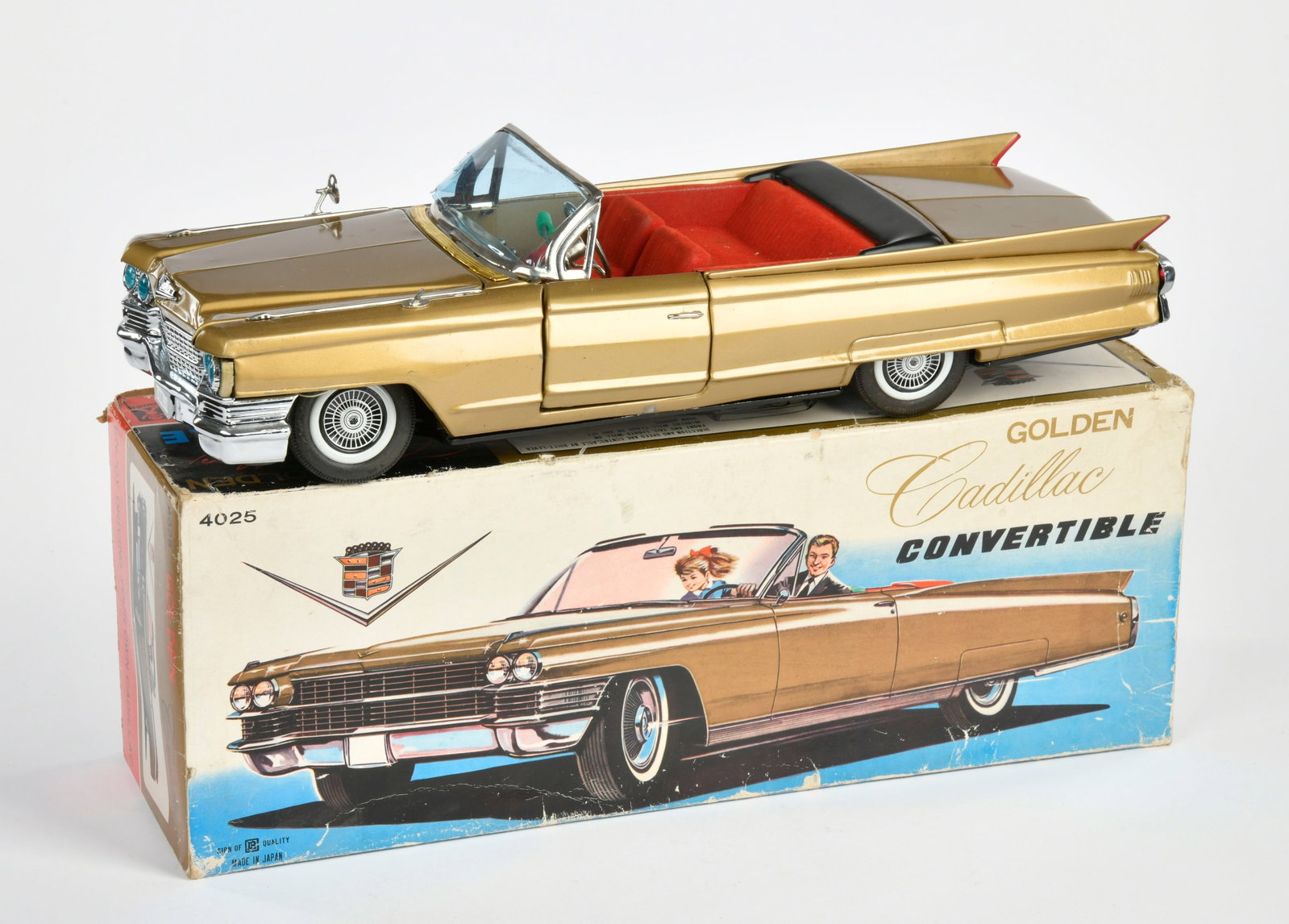 Bandai, Golden Cadillac: Bandai, Golden Cadillac, Japan, 43 cm, Blech, Bat. Funktion defekt, ein Spiegel fehlt, Okt Z 2, Z 3
