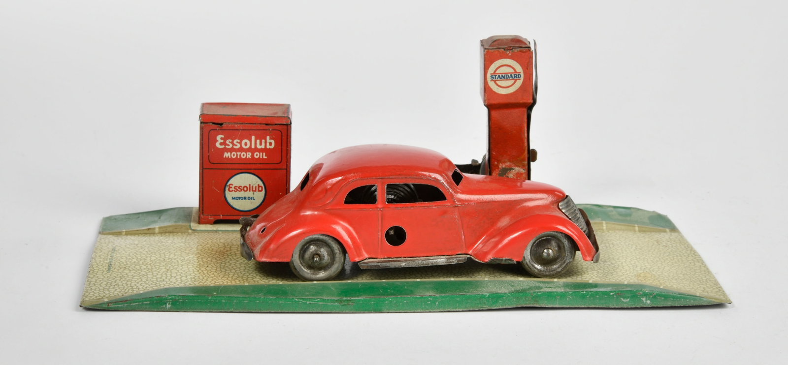 Tippco, Essolub Tankstelle und Limousine: Tippco, Essolub Tankstelle und Limousine, Germany, 24 cm, UW ok, Z 2