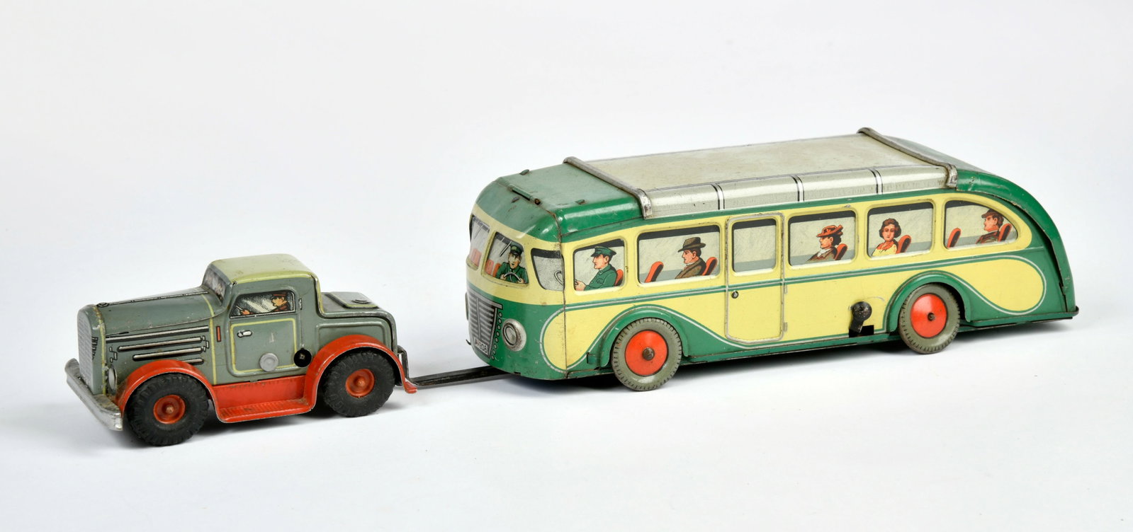 Arnold, Reisebus mit Zugmaschine: Arnold, Reisebus mit Zugmaschine, Blech, UW ok, LM, UW ok, Funktion defekt, sonst Z 2