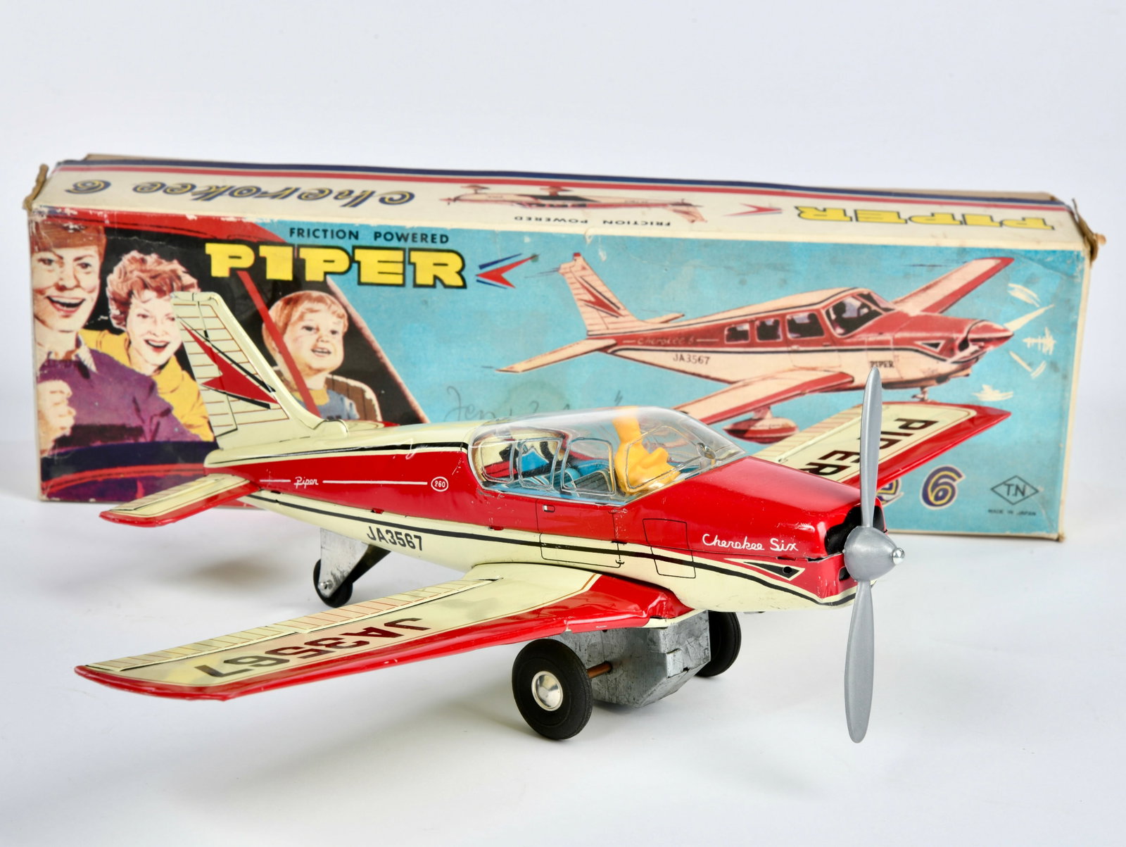 TN Nomura, Flugzeug Piper Cherokee 6 (1 of 2)