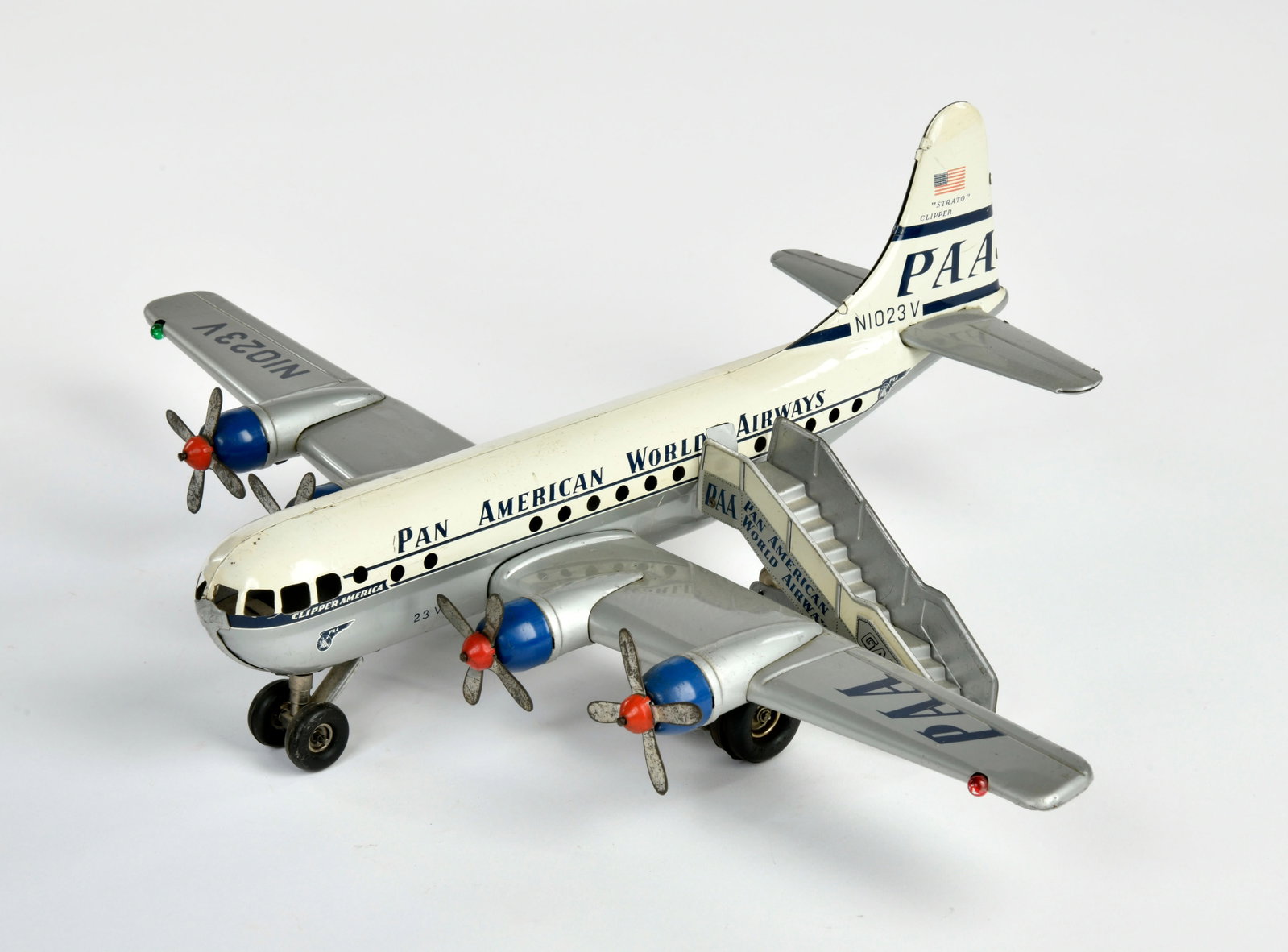 Gama, PAN AM Stratoclipper (1 of 2)