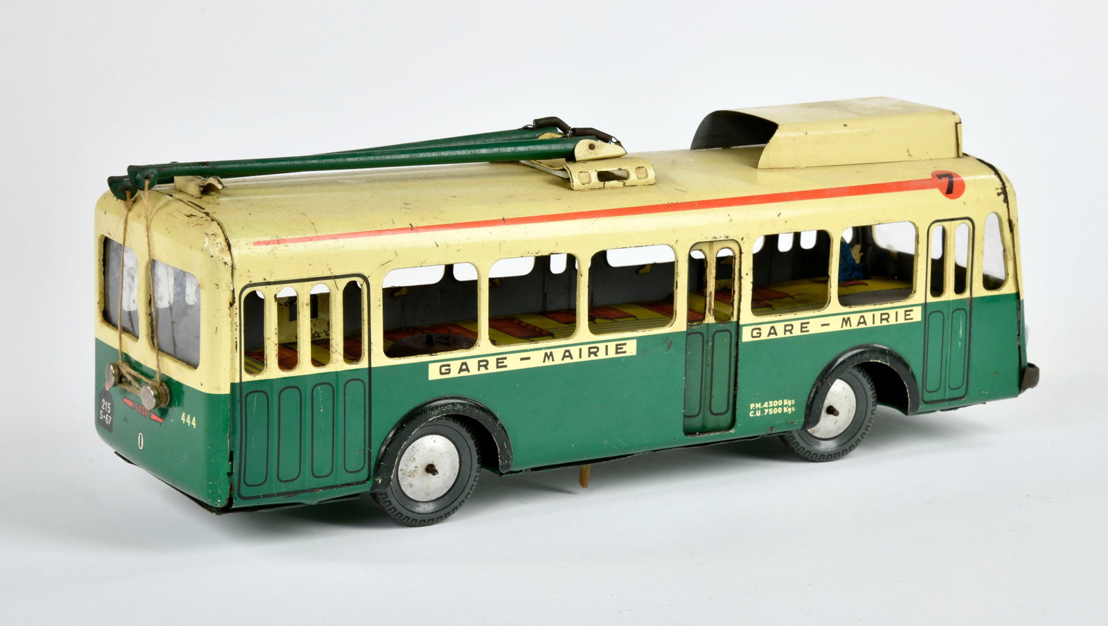 Joustra, Bus - 3