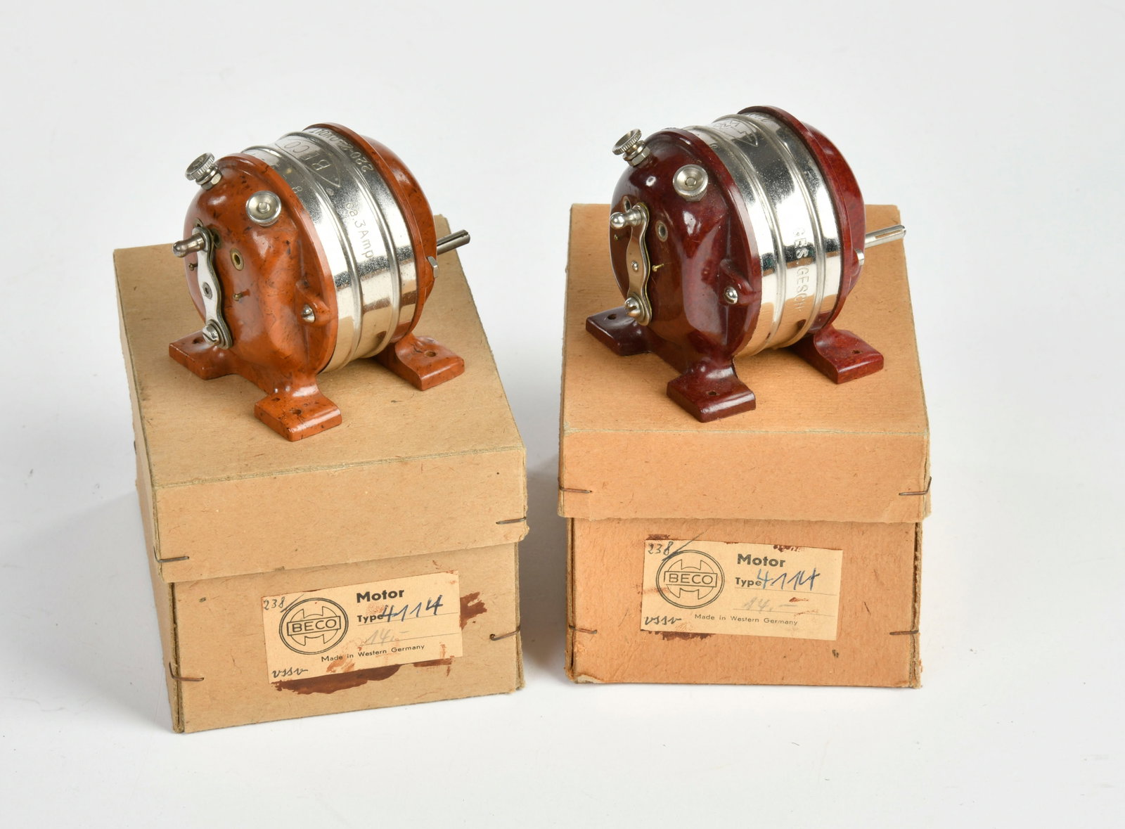 Beco, 2 Elektromotoren: Beco, 2 Elektromotoren, W.-Germany, Bakelitt, 9 cm, Okt, Z 1