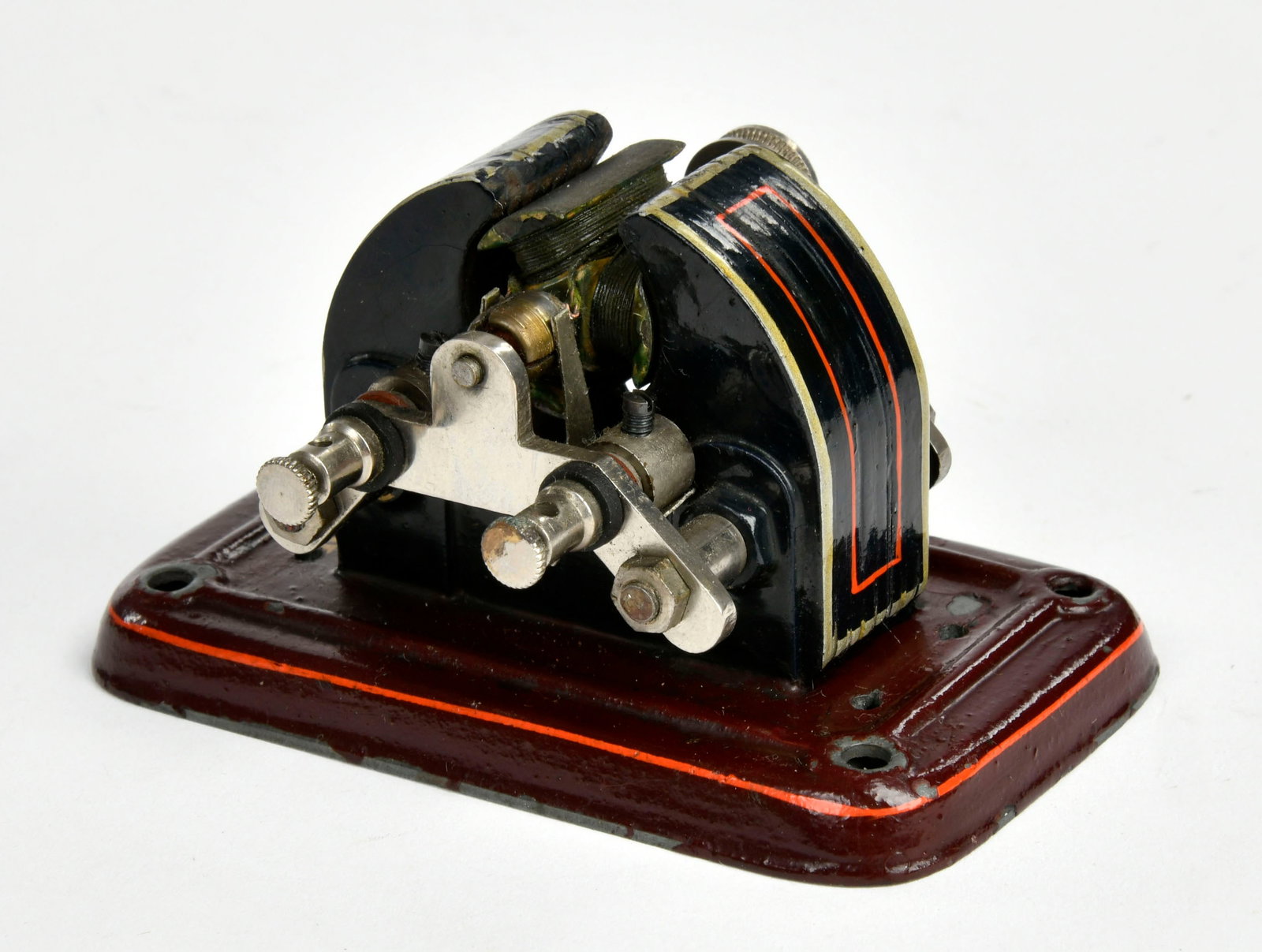 Marklin, Motor: Marklin, Motor, 4 Volt, auf rotem Blechboden, Germany VK, 9 cm, min. LM