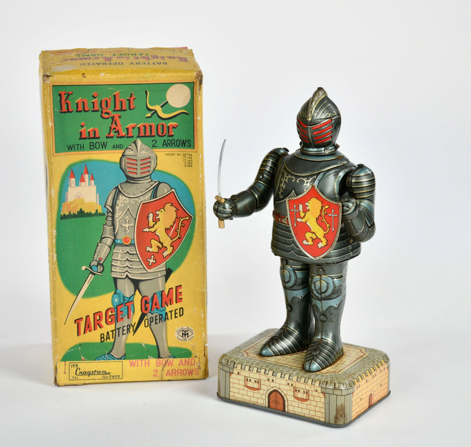Masudaya Modern Toys, Knight in Armor: Masudaya Modern Toys, Knight in Armor, Japan, 31 cm, Blech, Licht ok, Funktion ok, Schwert ersetzt, LM, Okt (nur Oberkarton), Z 2-3