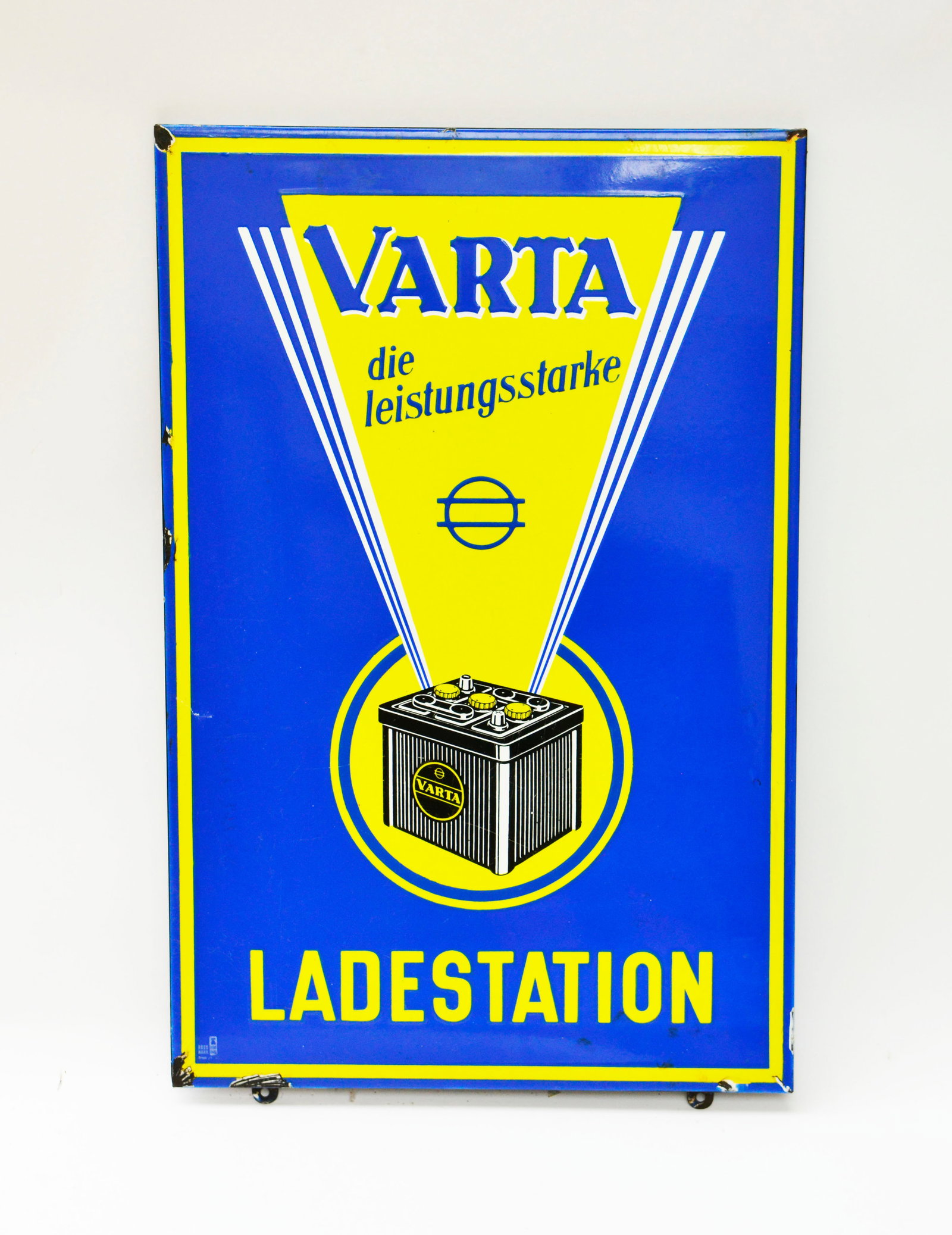 Varta Ladestation, Emailschild: Varta Ladestation, Emailschild, 73x48 cm, Z 1-2