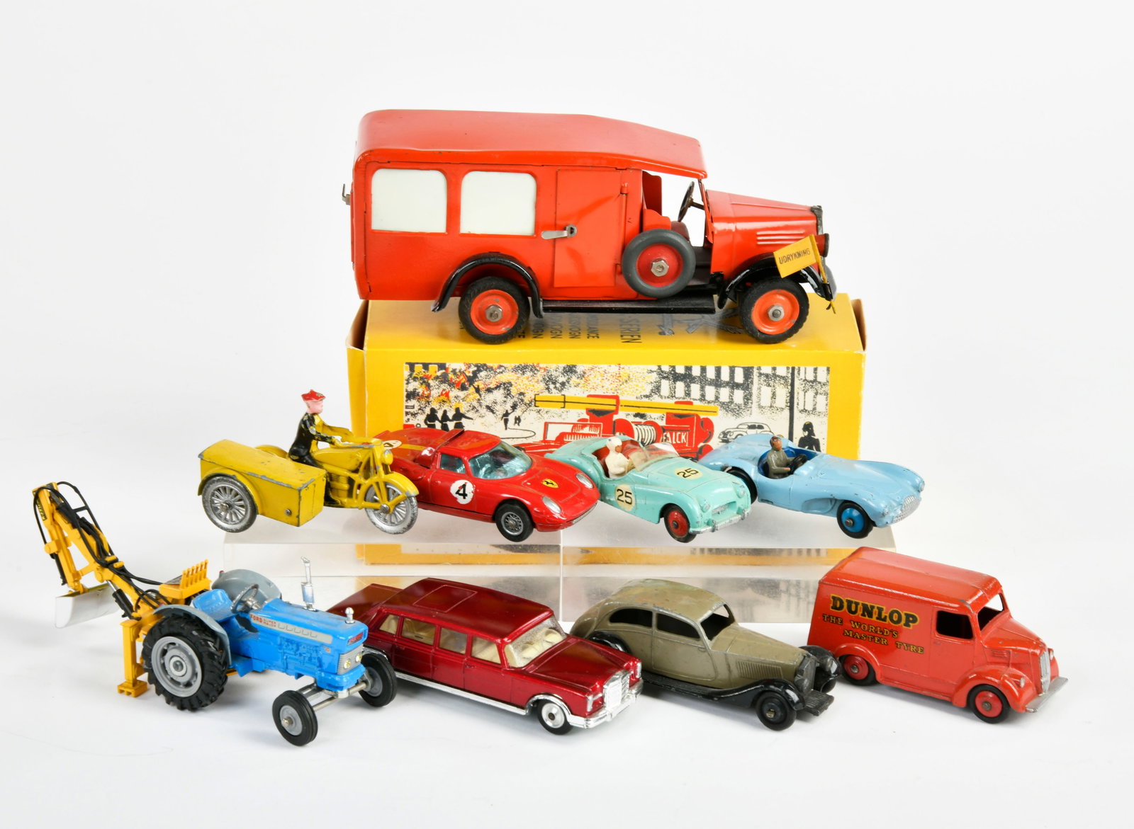 Corgi Toys, Dinky, Tekno, Modellautos: Corgi Toys, Dinky, Modellautos, Druckguss, teilw. LM, + Tekno, Blech-Ambulanz, Z 1-