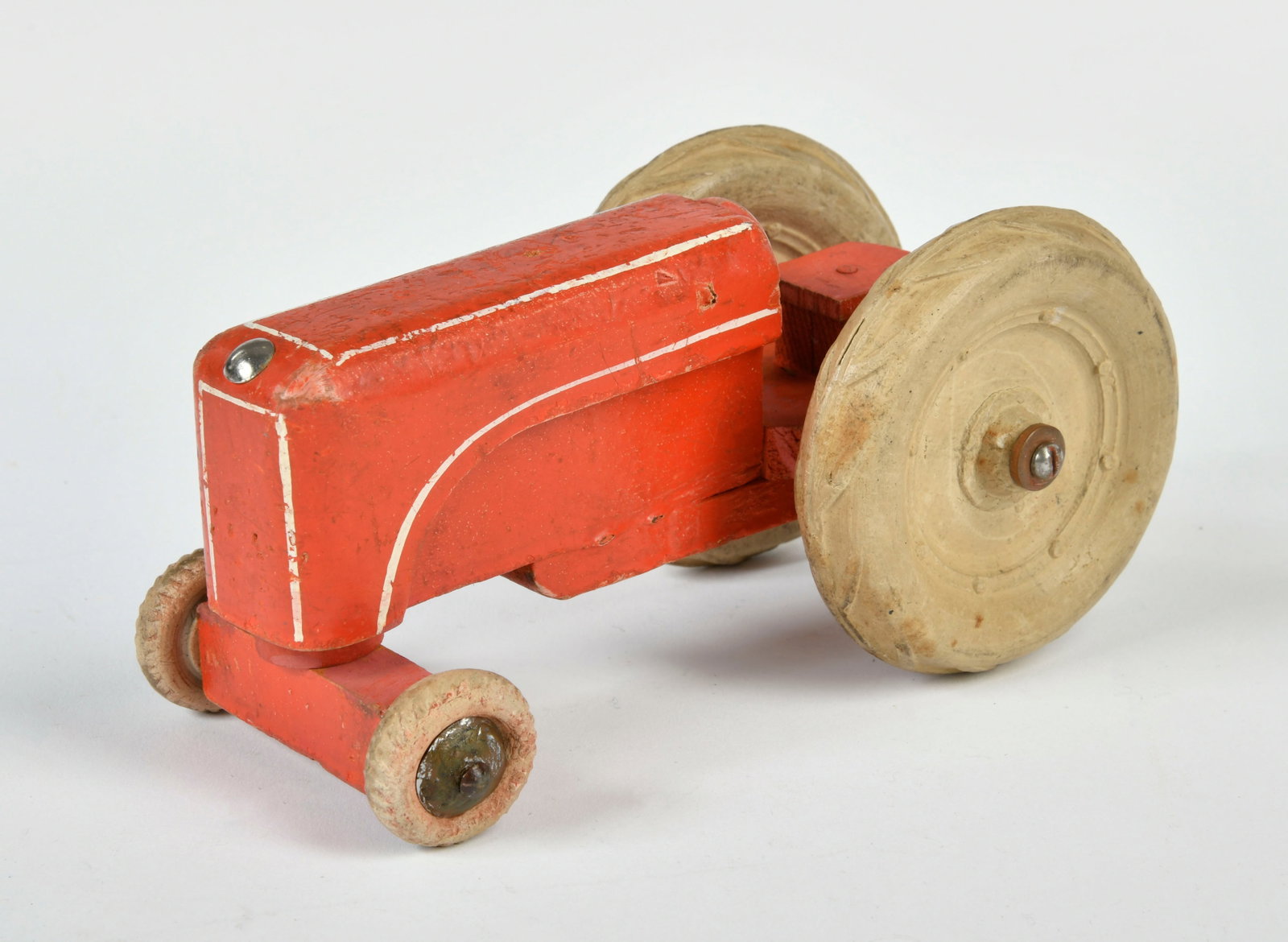 Lego, Traktor: Lego, Traktor, Denmark, 16,5 cm, Holz/Gummi/Metall, Kerbe im Hinterreifen, deutliche Alters- und Spielspuren