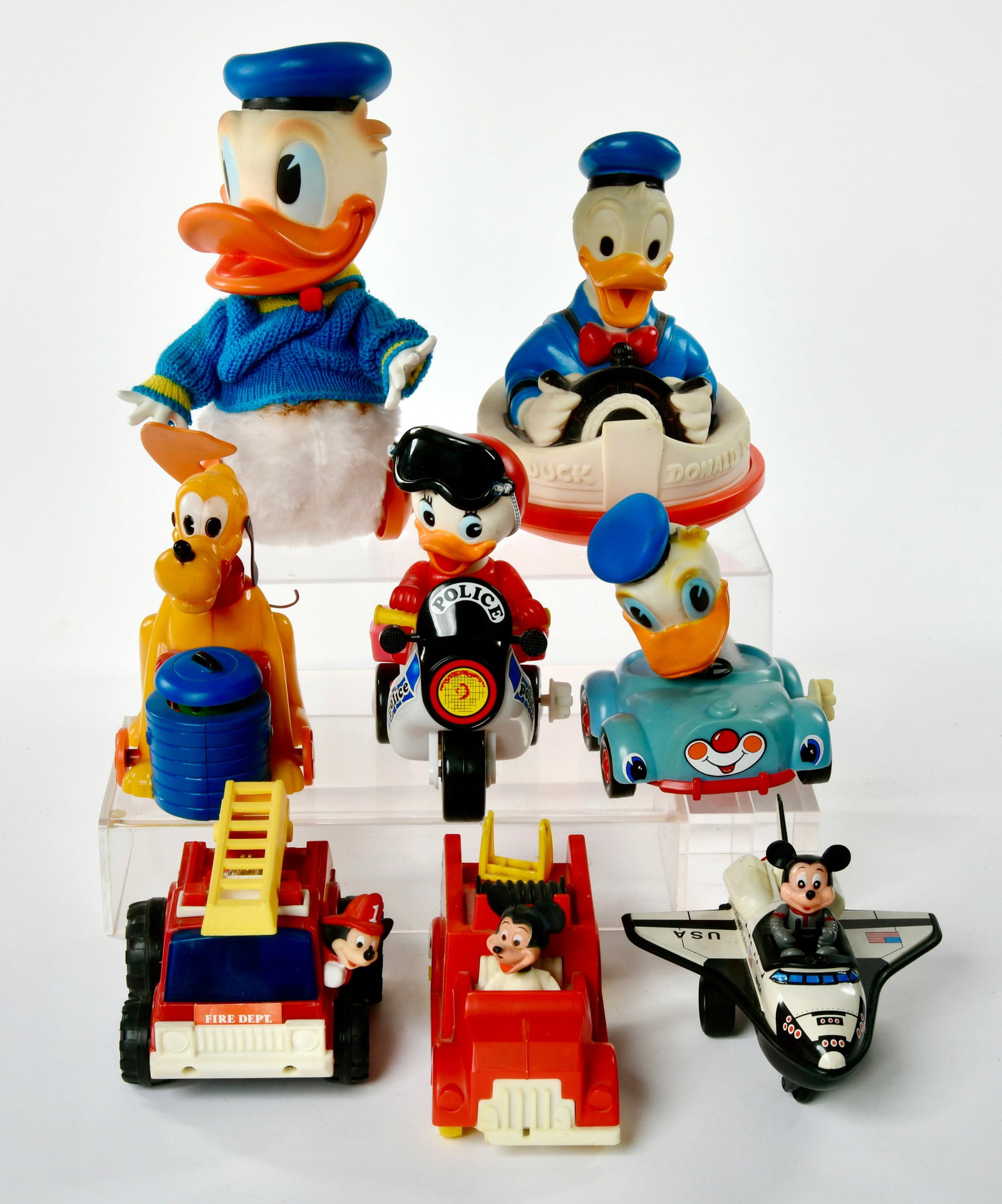 Walt Disney, 8 Fahrzeuge: Walt Disney, 8 Fahrzeuge, Kst., 12-25 cm (meist Batteriebetrieb), Funktion nicht gepruft, bitte besichtigen