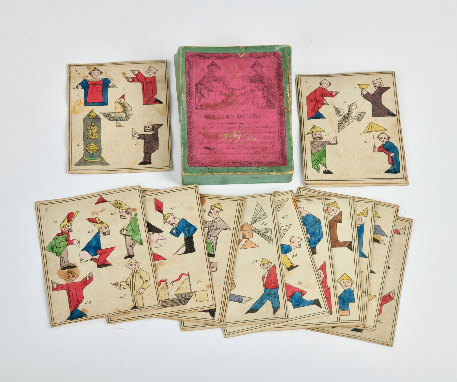 Nouveau Casse-Tete, Tangram Spiel: Nouveau Casse-Tete, Tangram Spiel, France um 1850, 16 handkolorierte Vorlageblatter (komplett), 9 x 12 cm, ohne Spielsteine, Okt, Alters- und Gebrauchsspuren