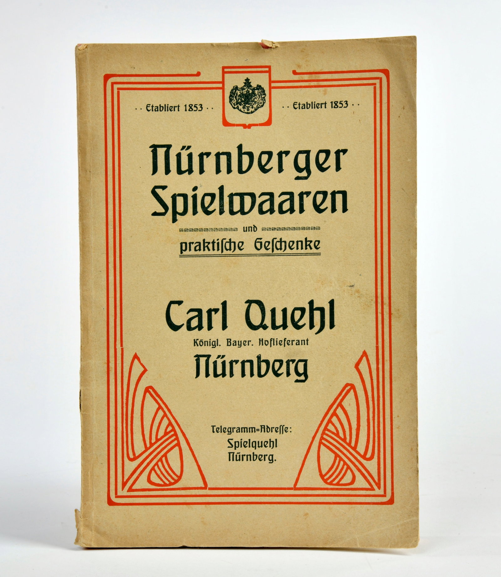 Carl Quehl, Nurnberger Spielwaaren und praktische Geschenke, Katalog: Carl Quehl, Nurnberger Spielwaaren und praktische Geschenke, Katalog, Germany 1906, 23,5 x 15,5 cm, 208 Seiten, Einband mit kleinen Rissen, sonst sauberes Exemplar mit allen Beilagen