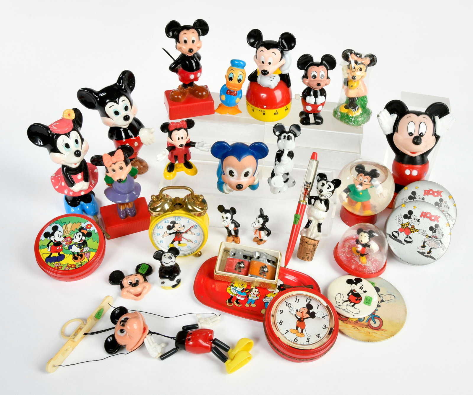 Konvolut Micky Maus Disney Spielzeug: Konvolut Micky Maus Disney Spielzeug, diverse Materialien und Jahrzehnte, meist sehr guter Zustand