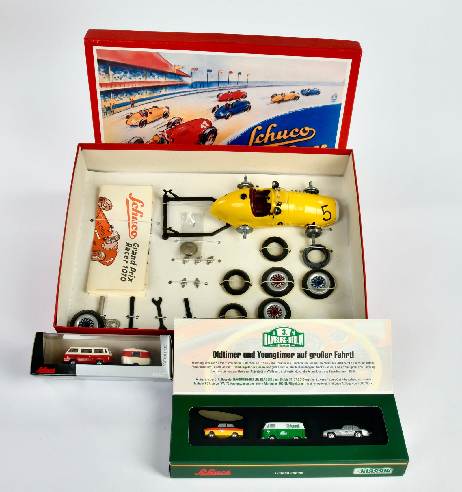 Schuco, Grand Prix Racer Bausatz & zwei 1:87 Sets (1 of 1)