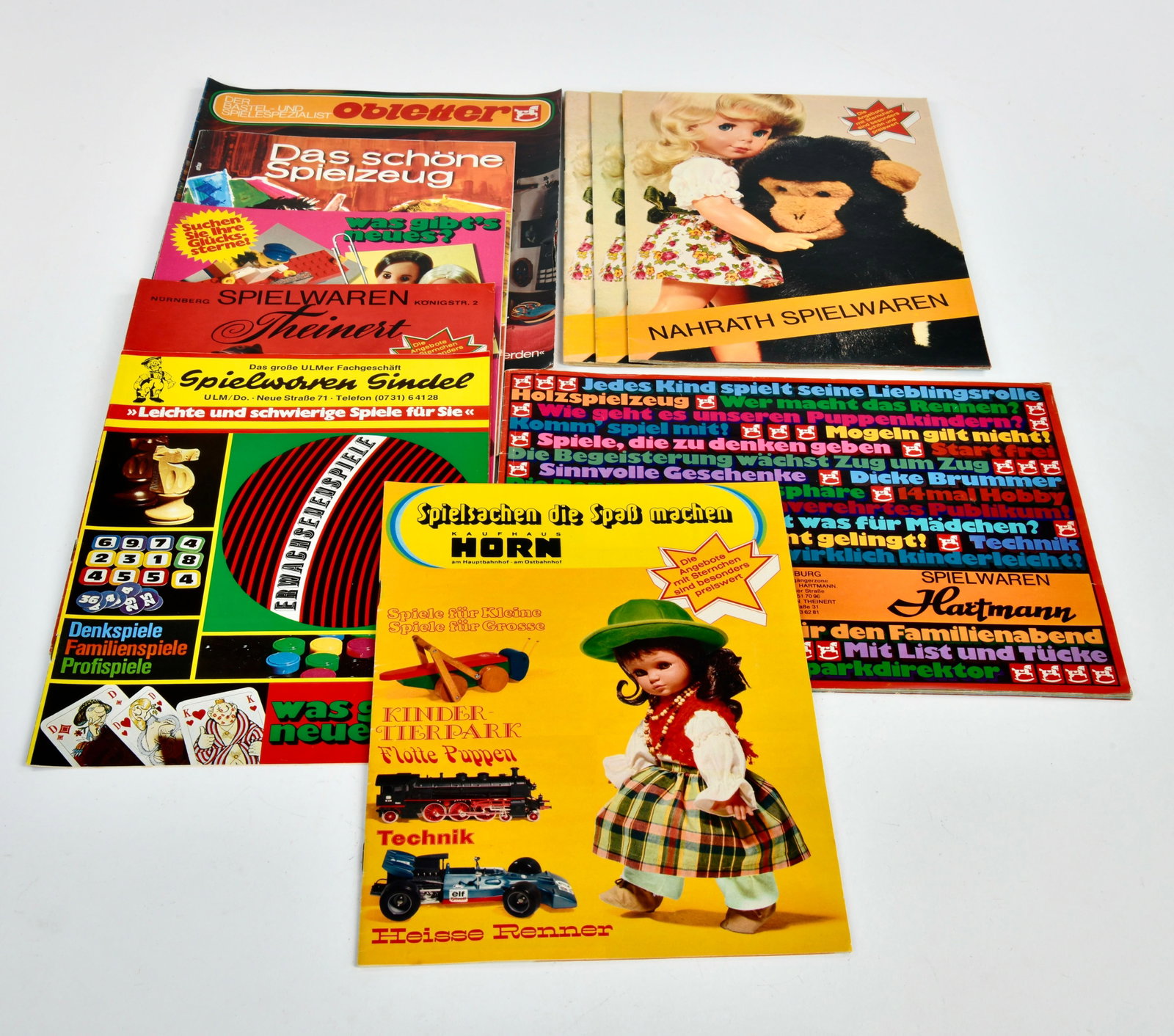 11 Spielzeugkataloge 1970er Jahre: 11 Spielzeugkataloge 1970er Jahre (Wiedling, Breuninger etc.), 9 x guter und schoner Zustand, 1 x ausgeschnitten, 1 x beschriftet