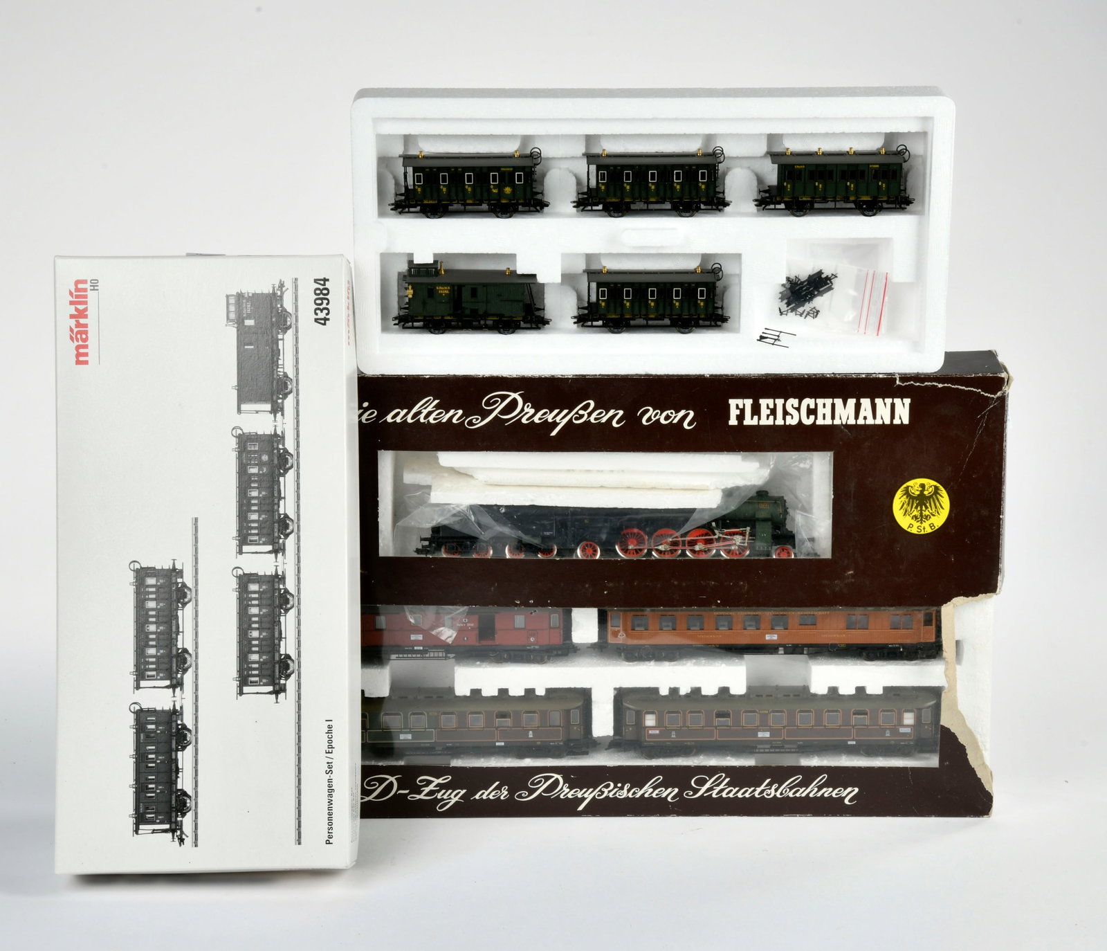 Fleischmann, 1885 Zugset Die alten Preussen der K.P.E.V. & Marklin 43984 Personenwagen-Set (1 of 1)