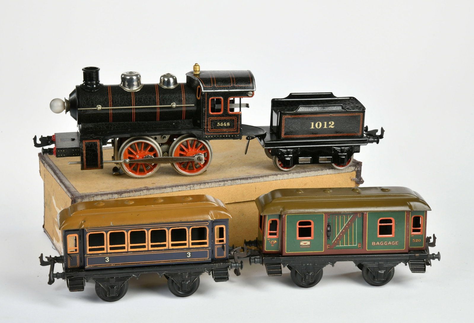 Bing, Lok, Schlepptender 1012, Spur 0, mit Personenwagen und Gepackwagen (1 of 2)