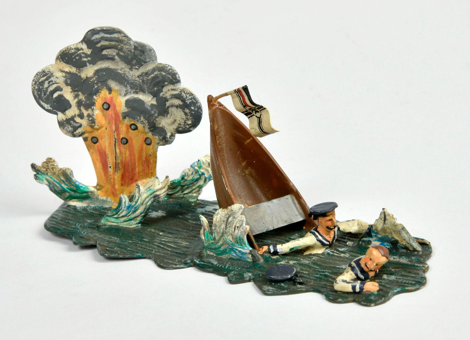 Matrosen mit sinkendem Boot: Matrosen mit sinkendem Boot, 15 cm, Zinn, min. LM