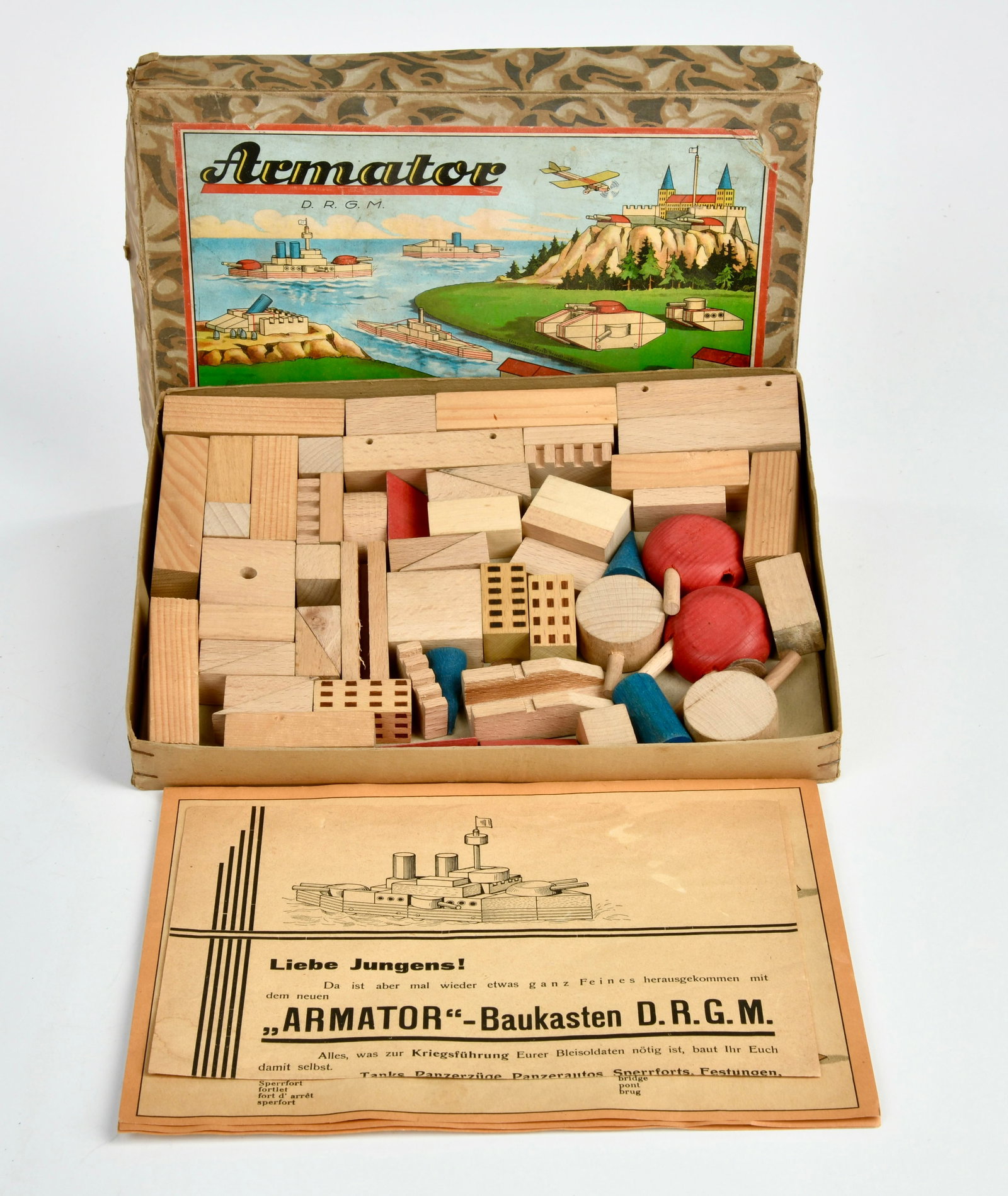 Carl Fritzsche, Armator Holz-Baukasten: Carl Fritzsche (Blumenau), Armator Holz-Baukasten, Germany um 1930, 25 x 19 cm, mit Anleitung und Musterblattern, Okt (Deckel beschadigt), wenige Fehlteile, insgesamt gut