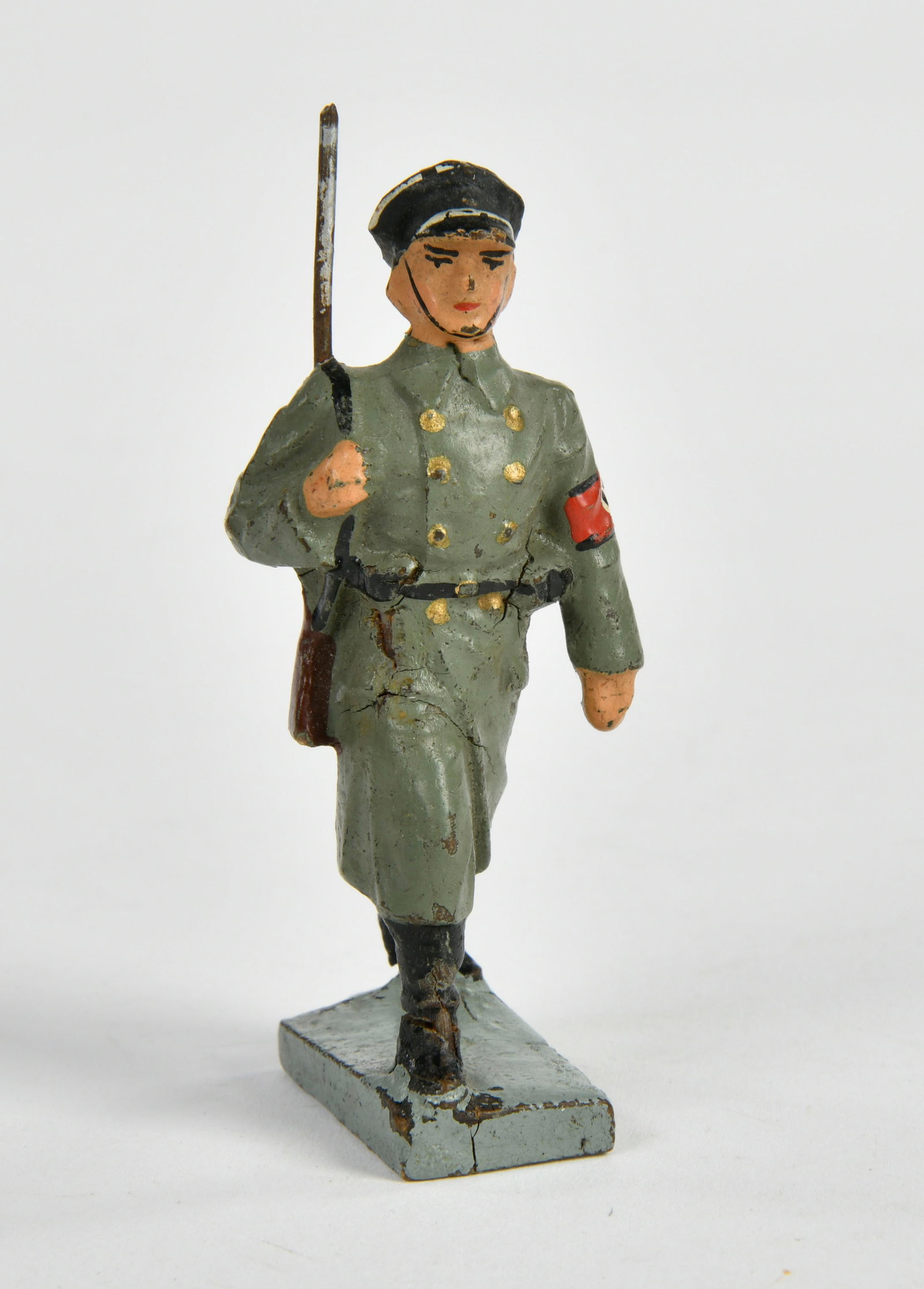 Lineol, SS-Mann im grunen Mantel (1 of 2)